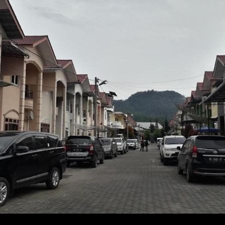 Villa Gunung Mas Berastagi Exteriör bild