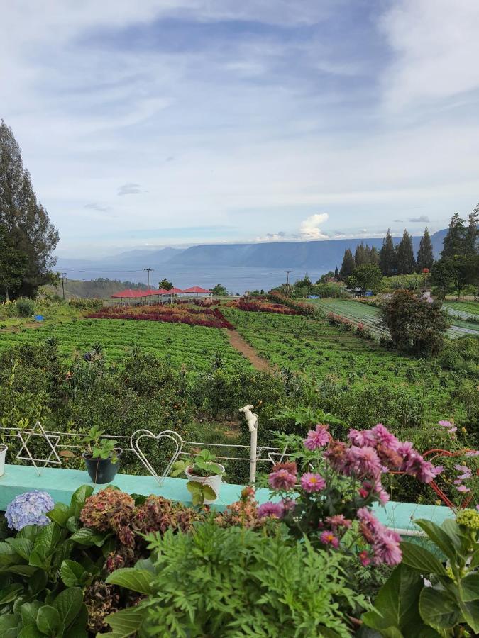 Villa Gunung Mas Berastagi Exteriör bild